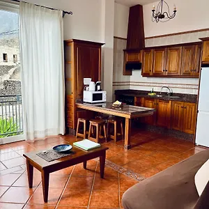 https://apartamentos-los-verodes.in-canary-islands.com